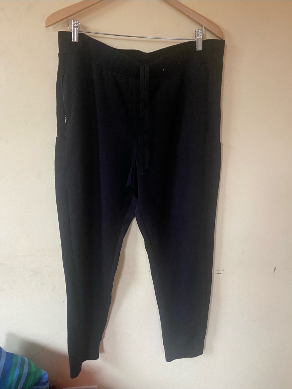 STYLUS Black Jogger Sweatpants with Drawstring & Pockets